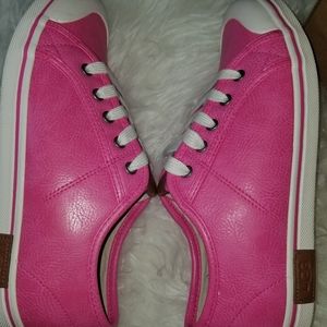 UGG Broderick Pebbled Sneaker